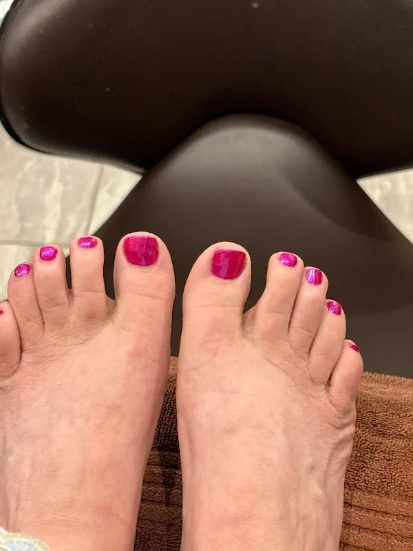 Three Sisters Nails, LLC — Nail salon in Bend